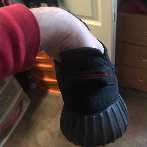 Bred Yeezy 350 - Picture 4 of 6